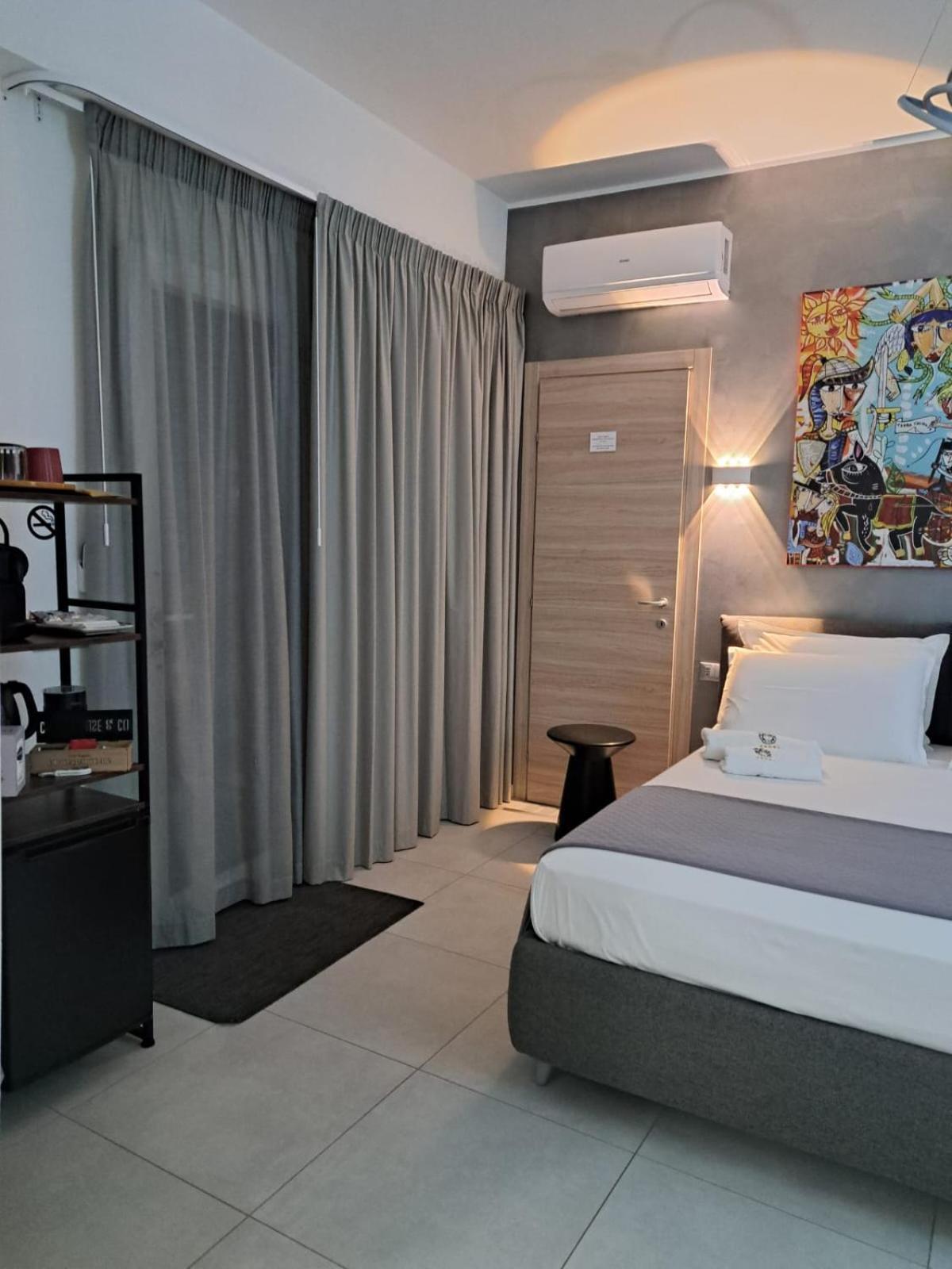 Sikelia Superior Rooms มิลาซโซ ภายนอก รูปภาพ