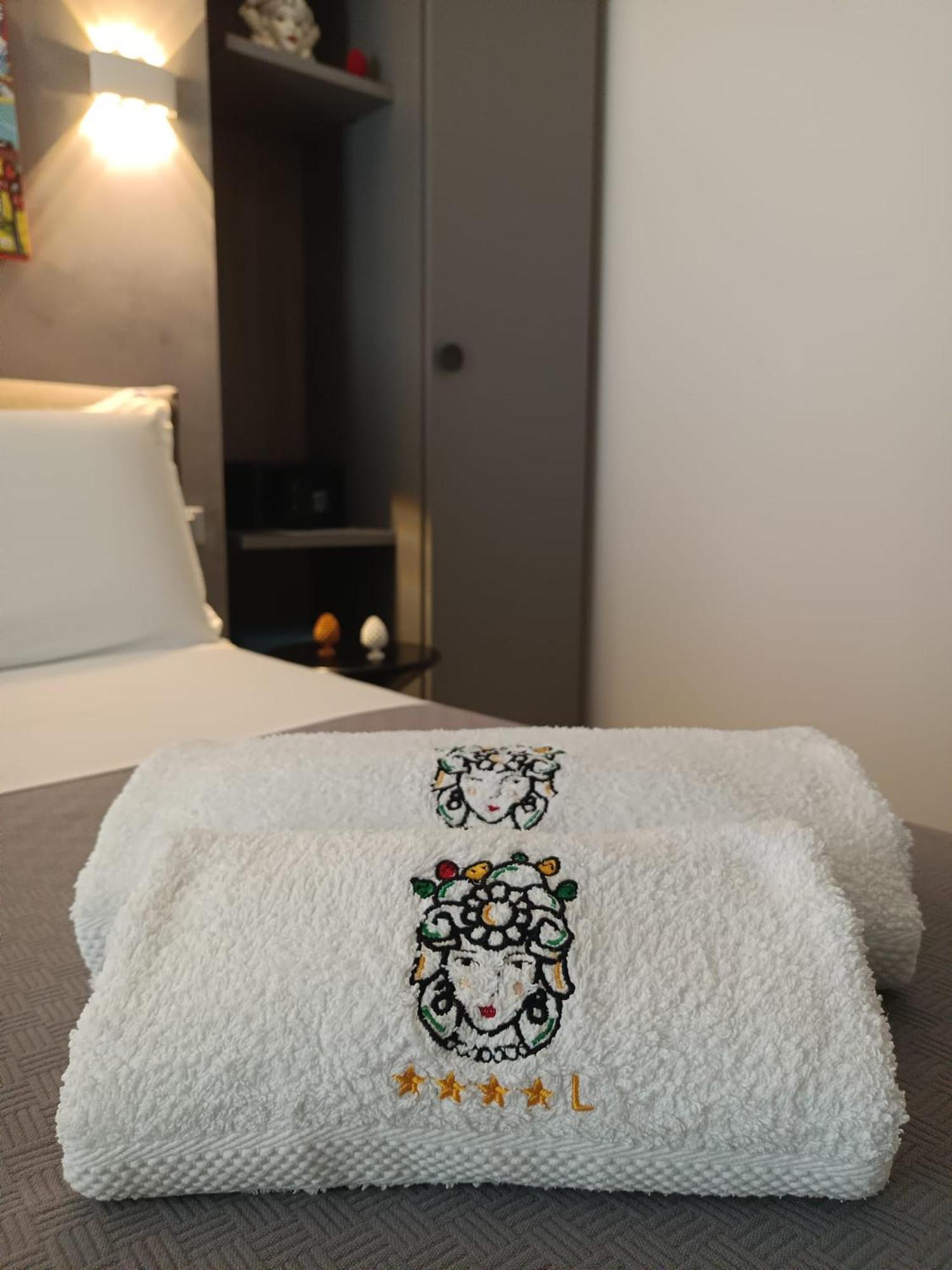 Sikelia Superior Rooms มิลาซโซ ภายนอก รูปภาพ